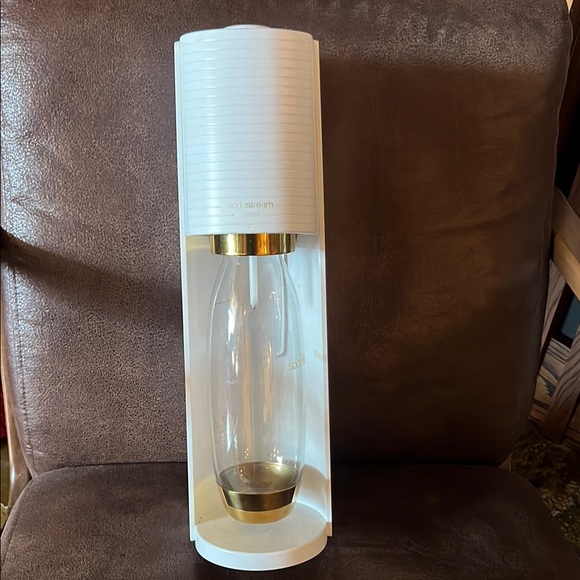 Sleek White and Gold Soda Maker - Picture 1 of 6